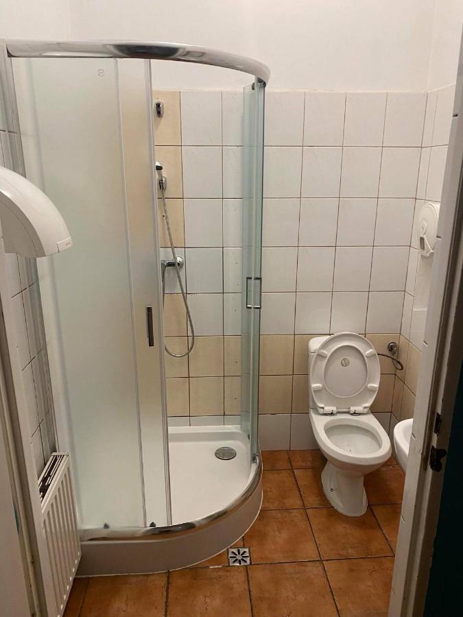 50 People Apartment Cracovia Esterno foto