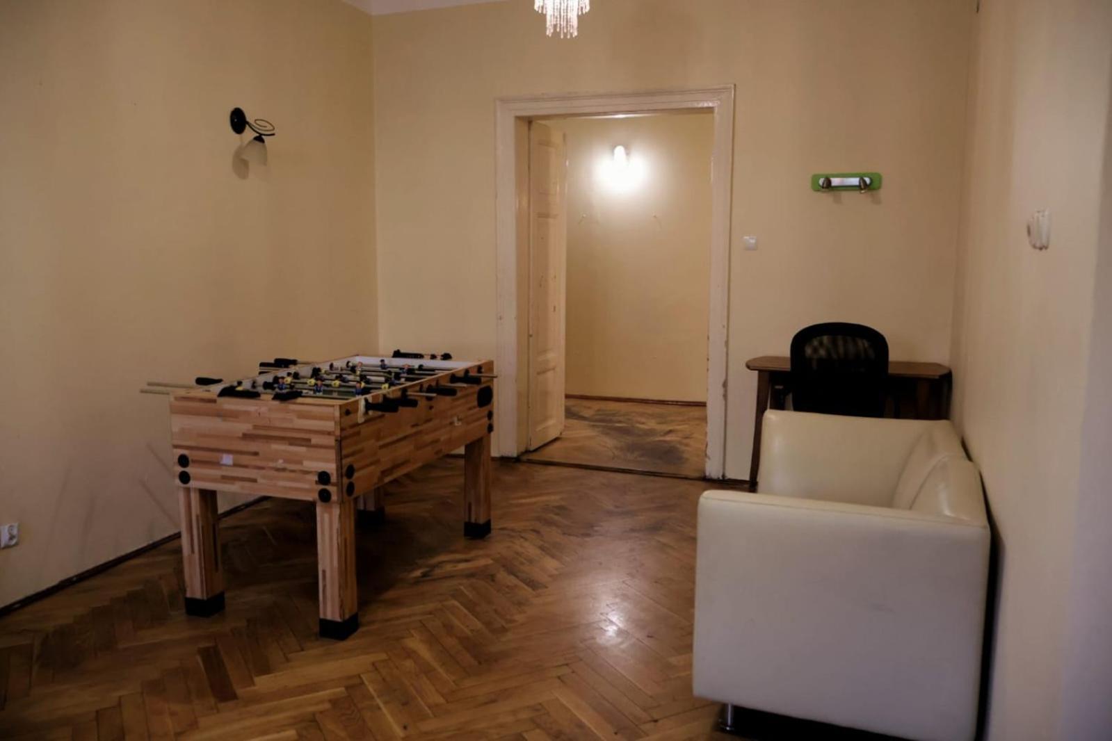 50 People Apartment Cracovia Esterno foto