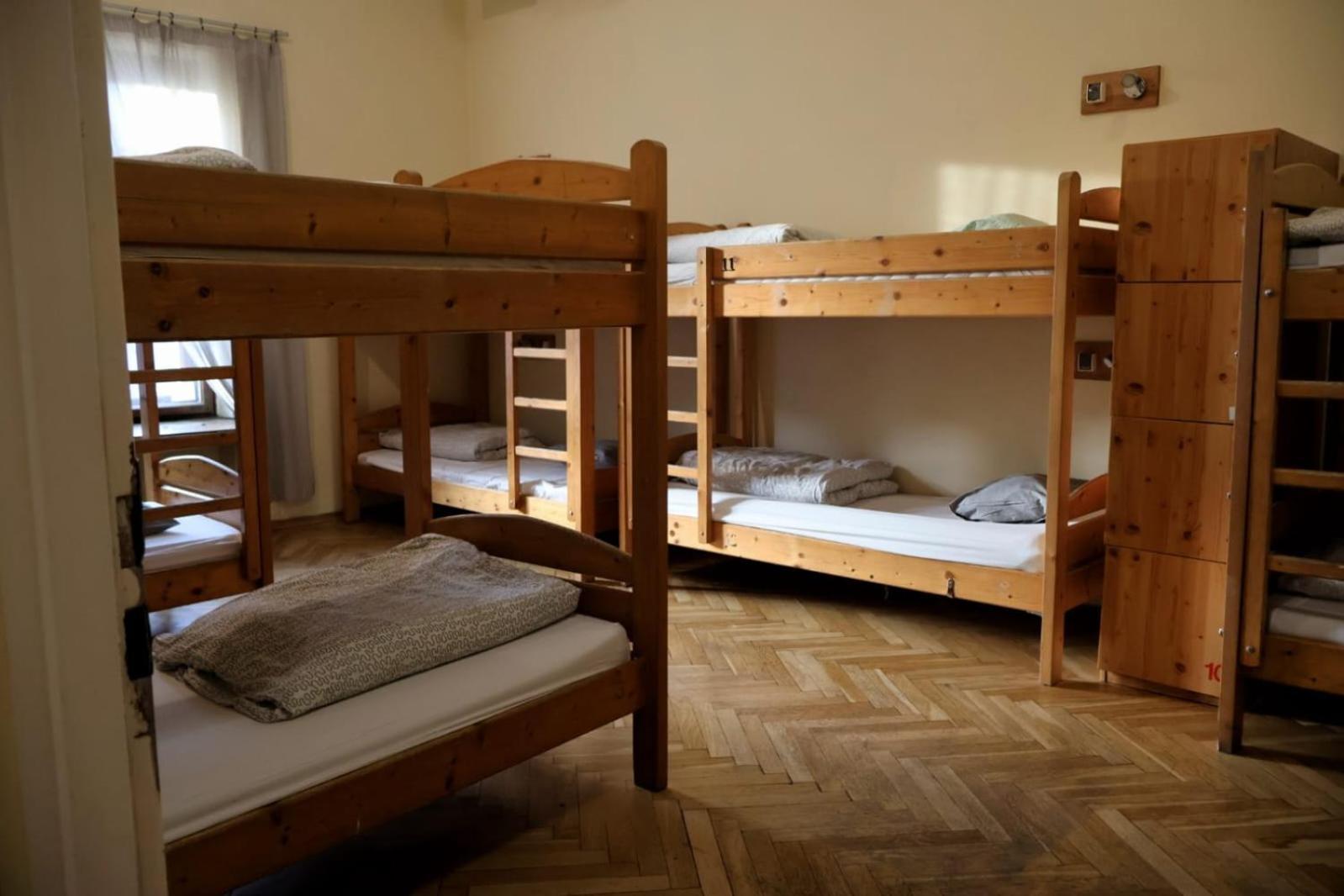 50 People Apartment Cracovia Esterno foto